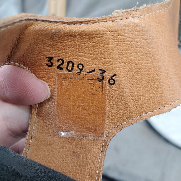 Taos Footwear Shoes Womens EU 36 US 5-5.5 Silver Leather Carousel Sandals *Read* - Picture 7 of 11